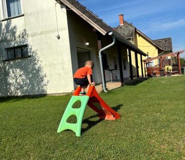 Csode Apartamento | Erdőgyöngye Vendégház CSÖDE