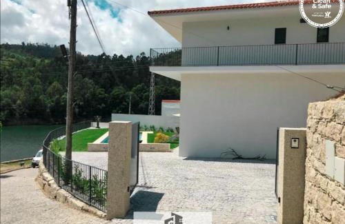 Guilhofrei Casa | ERMAL HOUSE