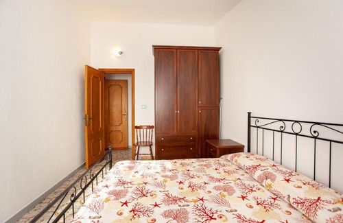 Sas Linnas Siccas Apartamento | Erminia House - Orange Flat