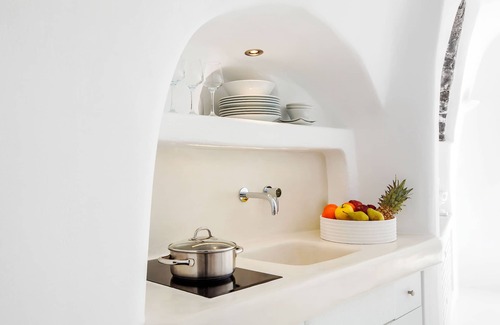 Imerovigli Villa | Villa Erossea con piscina climatizada privada y jacuzzi, Santorini, Grecia