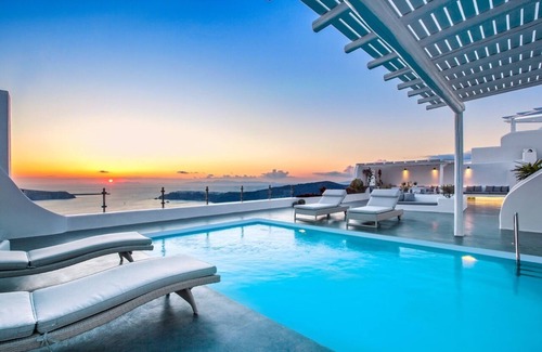 Imerovigli Villa | Villa Erossea con piscina climatizada privada y jacuzzi, Santorini, Grecia