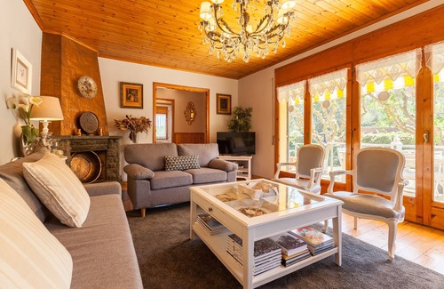 Capellades Casa | Casa de vacaciones Finca La Pedrera Barcelona con piscina, Wi-Fi, terraza y jardín