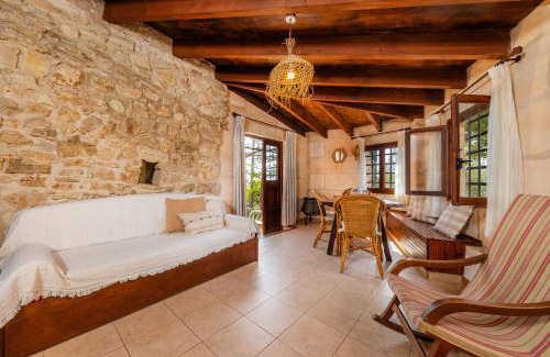 Petra Casa | Es Colomer