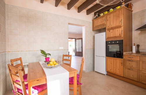 Sencelles Casa | ES MITJA DAVALL - Villa con jardín privado en Sencelles. WiFi Gratis