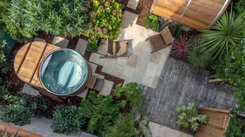 La Rochelle City Centre Casa | Escale Rochelaise, gîte urbain avec SPA bain nordique et sauna tonneau