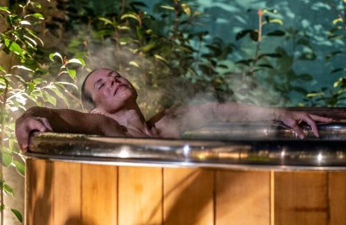 La Rochelle City Centre Casa | Escale Rochelaise, gîte urbain avec SPA bain nordique et sauna tonneau