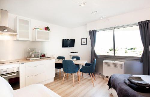 Merignac Apartamento | Escapade Bordeaux, tram et supermarché au pied