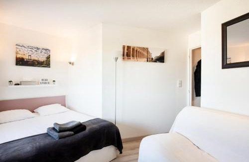 Merignac Apartamento | Escapade Bordeaux, tram et supermarché au pied