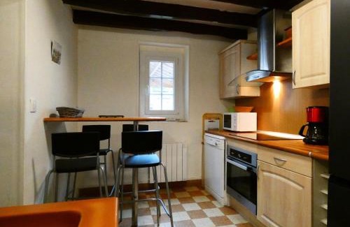 Saint-Hilaire-sur-Yerre Casa | Escapade Paisible: Gîte pour 8 à Saint-Hilaire-sur-Yerre, Jardin Clos, Proche Chateaudun et Chartres - FR-1-581-131