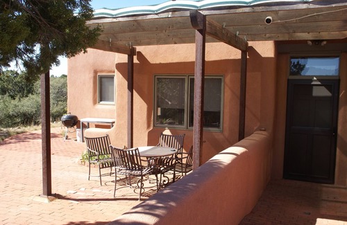 Tyrone Casa | Clásico Pasivo Solar Casa Adobe. Cocina recién remodelada.