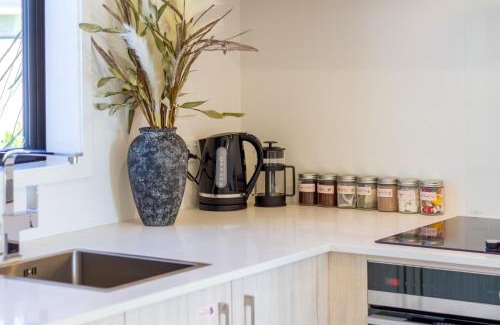 Upper Riccarton Apartamento | Escape at the park: 1 bed 1 bath w/carpark