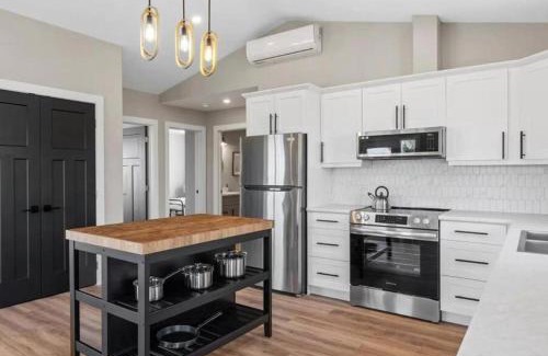 Chelton Casa | Escape From Life
