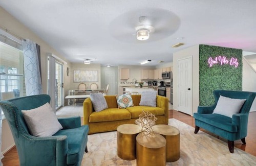 Waller Casa | Escape Haven: Pool, Backyard Bliss, Sunroom