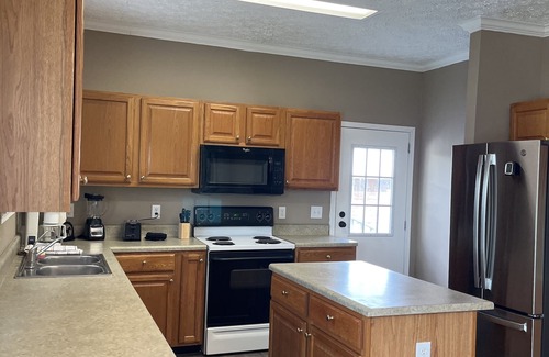 Tropic Otro | Escape in Melbourne, FL horse farm house conveniently located