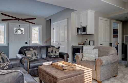 Lincoln Casa | Escape Route Retreat · Town Center Retreat* Hot Tub, Game Room, Fire Pit