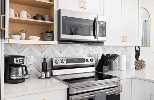 River District Apartamento | Escape at The Cove - Luxury Floating Villa in Downtown Wilmington