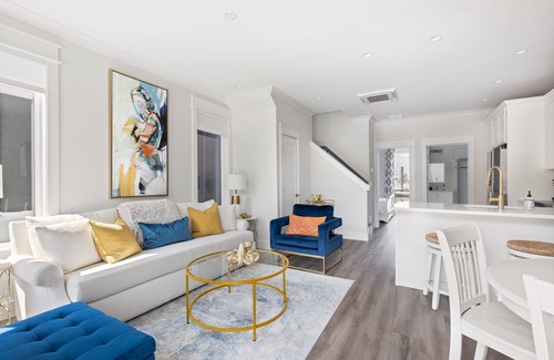 River District Apartamento | Escape at The Cove - Luxury Floating Villa in Downtown Wilmington