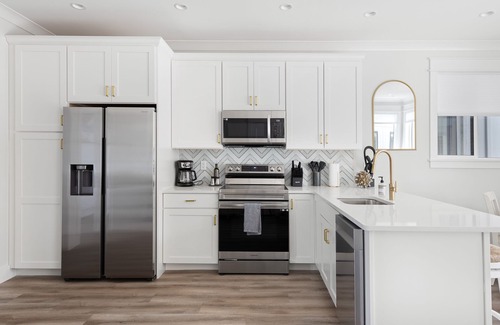 River District Apartamento | Escape at The Cove - Luxury Floating Villa in Downtown Wilmington