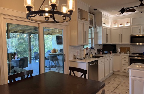 Bastrop Otro | Escape to a gated estate!
