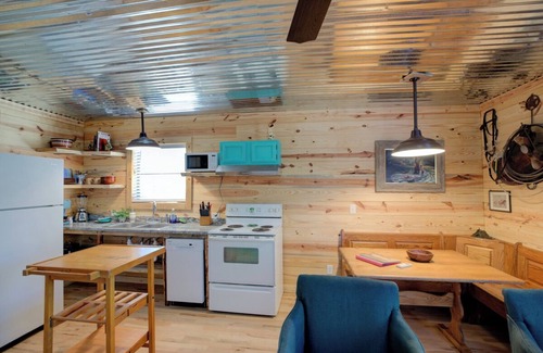 Canyon Lake Cabina | Escape to a peaceful retreat close to Canyon Lake Guadalupe River New Braunfels