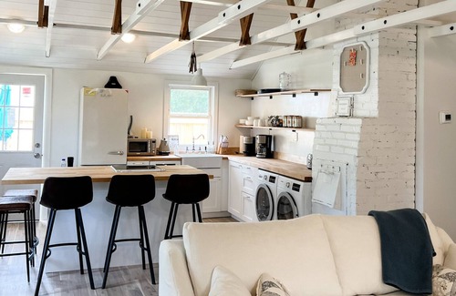 Hyannis Casa | Escape To Cape - Fully Renovated 2 Bedroom House, Close To Main Street And Beach