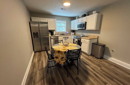 Simmonsville Apartamento | Escape to Comfort in Newport