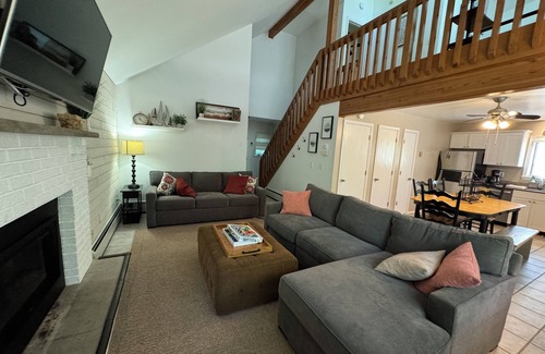 Hamlin Chalet De Esquí | Escape to comfort in our newly updated home in the Hideout