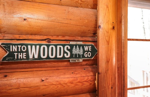Haywood Cabina | Escape to cozy spacious log cabin in woods