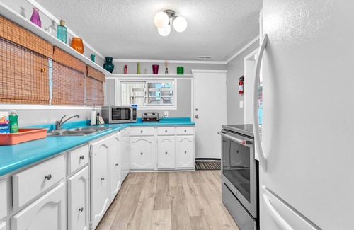 Grand Bend Cabaña | Escape to Grand Bend at Sunnyside Cottage