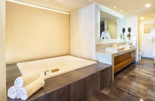 Palmilla Complejo | Escape to Luxury: Exclusive 1-Bedroom Resort Retreat on Cabo's Stunning Shores