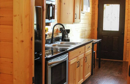 Pipe Creek Cabina | - Escape to MewMaw’s Cabin at Al’s Hideaway—Your Perfect Hill Country Retreat!
