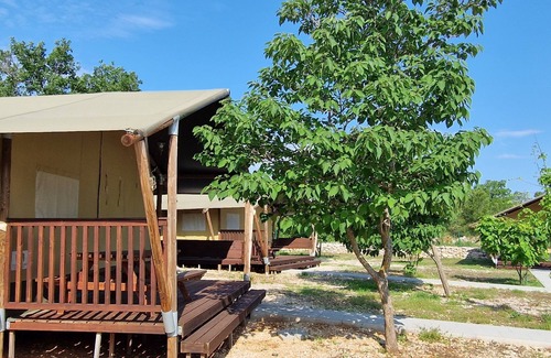Biograd na Moru Cabaña | Escape to Nature:Glamping Tents in Biograd, Close to Beaches and the City Center