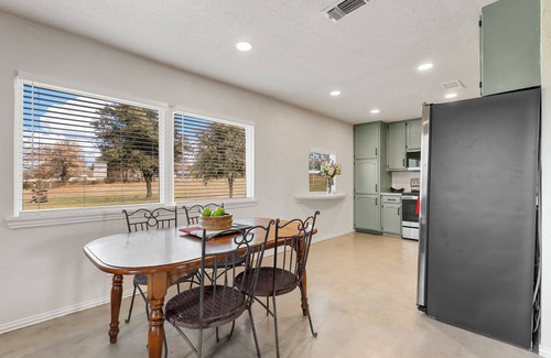 Springtown Casa | Charming 3-bedroom house with optional Horse Stalls and Pasture