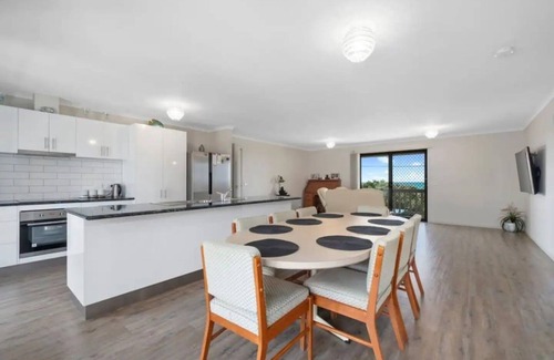 Paradise Beach Casa | Escape to Paradise - Beach views 5bedrooms, 2 Kitchens, 2 Living, 2 Bathrooms