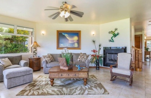 Queen Emmas Bluffs Casa | Escape to Paradise - 2-Bedroom Luxury Home with Spectacular Views
