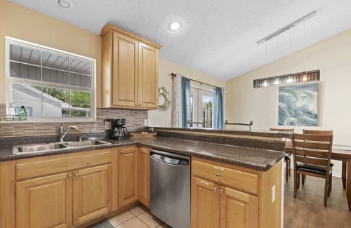 Lynn Haven Casa | Escape to Paradise w Saltwater Pool 25 Min to PCB