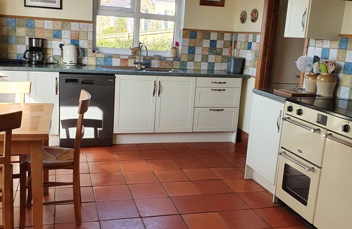 Llawhaden Casa | Escape to Pembrokeshire! Charming, spacious cottage - well located for exploring