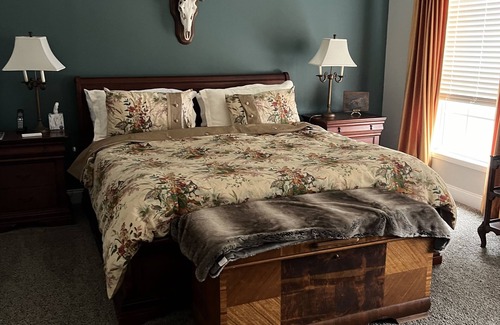 Charlton County Cabina | Escape to serenity: Lodge Rental on a beautiful working cattle farm!