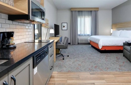 Hurst Casa | Escape to Sumptuous Studio Suite! Pets Allowed