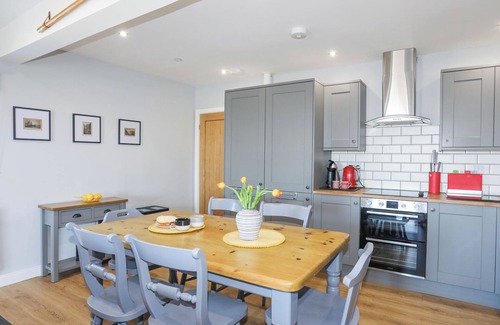 Bryngwran Cabaña | ESCAPE TO THE CHAPEL ANGLESEY, family friendly in Bryngwran