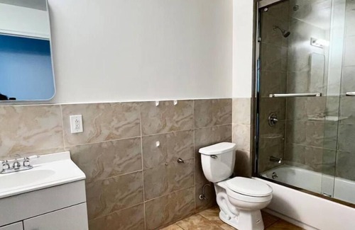 Center City Apartamento | Escape to the City in this wonderful 2bd Apt steps from Convention Center!