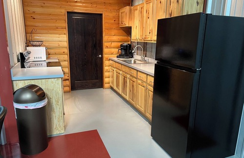 Seminole Casa | Escape to the Country: 2 bedroom Barndominium Retreat