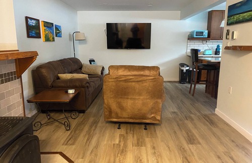 Cherryville Apartamento | Escape to the Monashees: Cozy Cherryville one bedroom B&B with a full kitchen.
