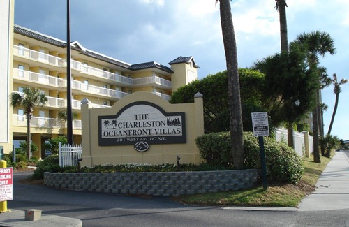 Folly Beach Condominio | ¡Escápese a esta lujosa villa frente al mar!