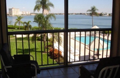 Palma del Mar Condominio | Escapar a este pintoresco Bay Front Condo, perfecto para parejas o familias.