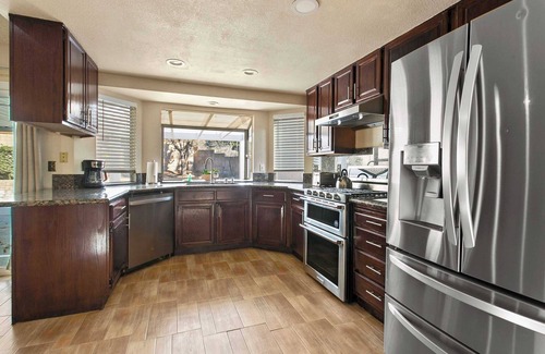 Walnut Casa | Escape to Tranquility at Breeze on N Country Hollow Drive - Your Retreat #41682