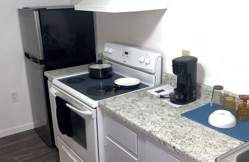 Ottawa Apartamento | "Escape to Tranquility Unlock Toledo's Hidden Gem: Luxe Escape Steps from dining