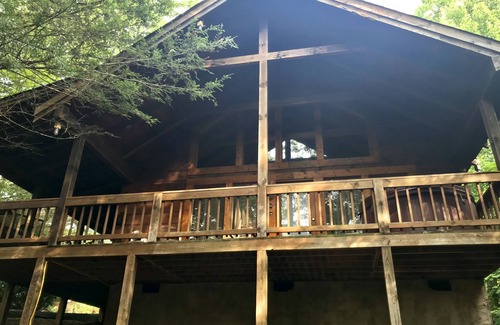 Gatlinburg - Pigeon Forge Cabina | Escape to Your Private Getaway at Tucked Away Cabin in Beautiful Sky Harbor!