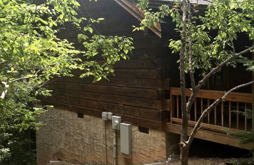 Gatlinburg - Pigeon Forge Cabina | Escape to Your Private Getaway at Tucked Away Cabin in Beautiful Sky Harbor!
