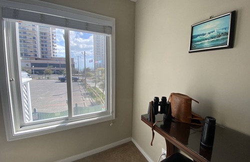 Northeast Virginia Beach Condominio | Escape to Your “Virginia Beach Retreat”
